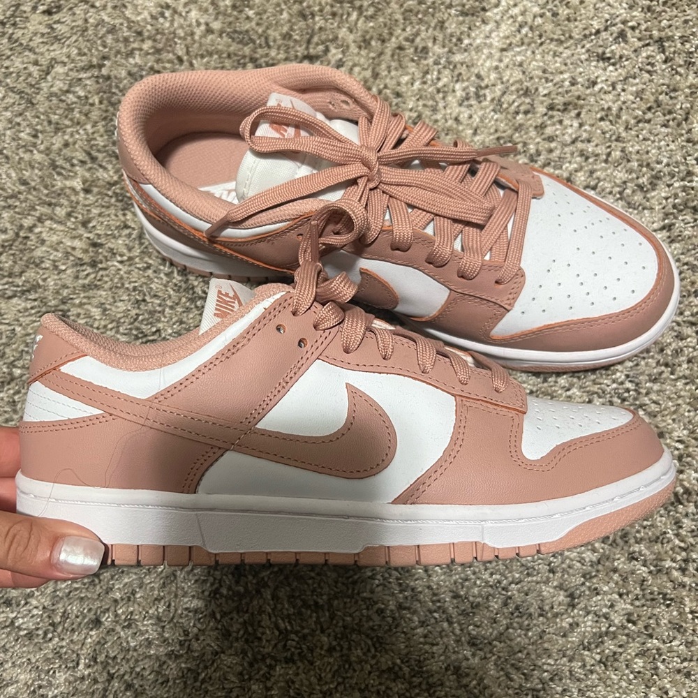 WOMENS NIKE DUNKS - rose whisper